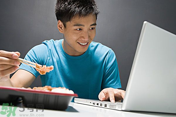 叫外賣吃對(duì)身體好嗎？吃外賣的危害與壞處