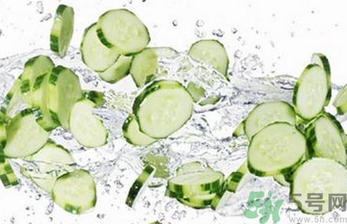如何在家自制補(bǔ)水面膜？自制的面膜好用嗎？