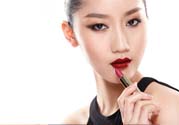 唇色深的人適合什么顏色的口紅？如何挑選口紅的顏色？