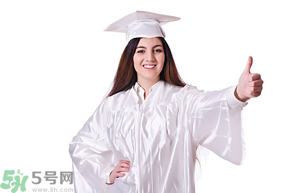 高中女生很矮還能長高嗎？高中女生矮怎么辦？