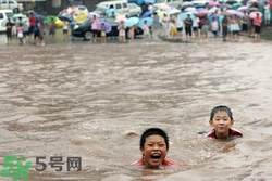 游泳喝到污水了怎么辦？游泳喝到臟水了會怎樣？