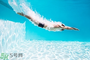 浮潛是什么意思？深潛和浮潛有什么區(qū)別？?