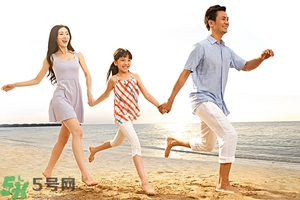 第一次來月經(jīng)能游泳嗎？經(jīng)期不適怎么緩解？