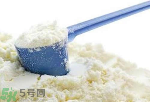奶粉結塊是怎么回事？奶粉結塊可以吃嗎？