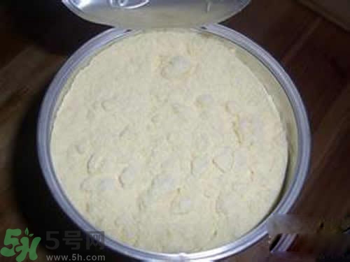 奶粉結(jié)塊是怎么回事？奶粉結(jié)塊可以吃嗎？