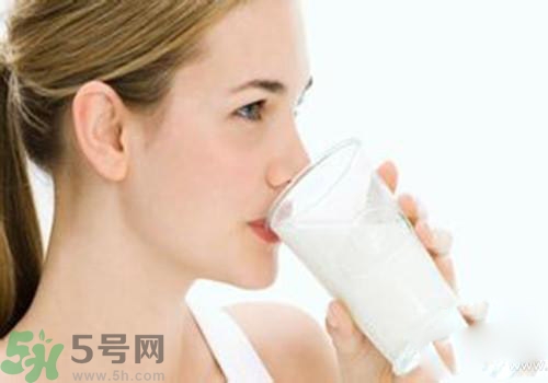牛奶和羊奶哪個(gè)好？牛奶和羊奶哪個(gè)更有營(yíng)養(yǎng)？