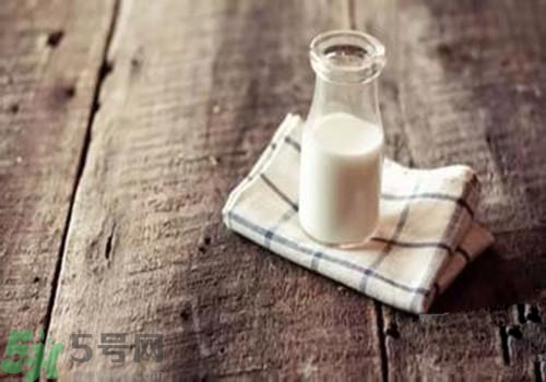 牛奶和羊奶哪個好？牛奶和羊奶哪個更有營養(yǎng)？