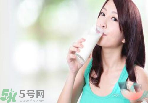 感冒可以喝羊奶嗎？喝羊奶可以治感冒嗎？