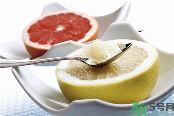 柚子是熱性的嗎？吃柚子要注意什么？