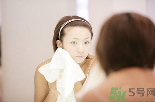 脫妝是什么原因？什么情況下容易脫妝？