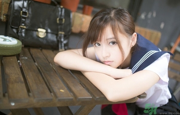 15歲月經(jīng)推遲二個月正常嗎？15歲兩個月沒來月經(jīng)是怎么回事？