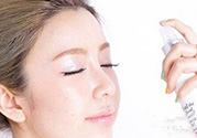 保濕噴霧可以當(dāng)爽膚水嗎？保濕噴霧和爽膚水有什么區(qū)別？