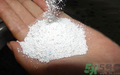 用洗衣粉手發(fā)熱是怎么回事？洗衣粉傷手怎么辦？