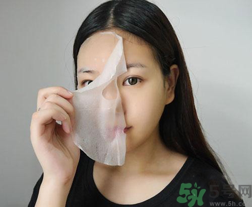 敷面膜前要用爽膚水嗎？敷面膜前要不要用爽膚水？