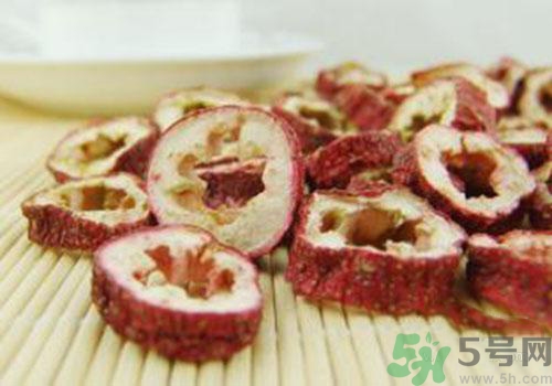 吃山楂片會上火嗎？上火可以吃山楂片嗎？