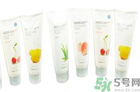 悅詩風(fēng)吟和菲詩小鋪哪個好？悅詩風(fēng)吟和菲詩小鋪哪個更好用？