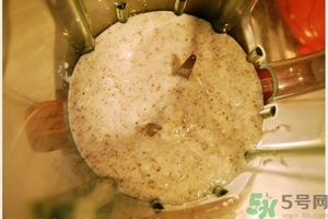 香瓜里面有紅點(diǎn)能吃嗎？香瓜瓤里面有紅點(diǎn)還能吃嗎？