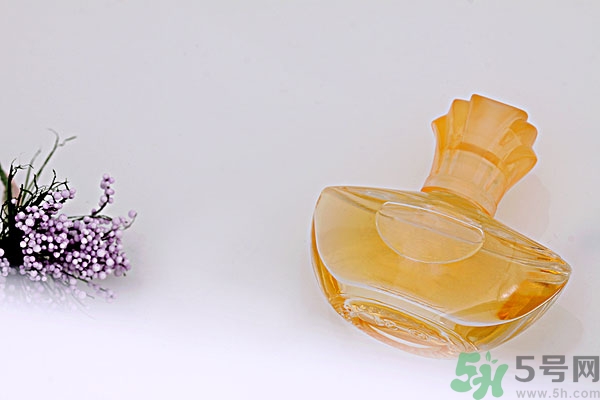 香水能掩蓋狐臭嗎？香水可以除狐臭嗎？