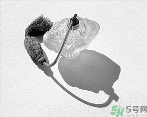 香水過敏了怎么辦？噴香水對身體有害嗎？