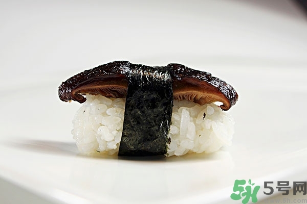 紫菜會發(fā)霉嗎？吃紫菜有什么好處和壞處？