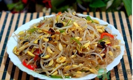 豆芽可以生吃嗎？豆芽炒粉條的家常做法