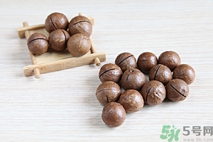 夏威夷果發(fā)黃好不好？夏威夷果這么硬怎么吃？
