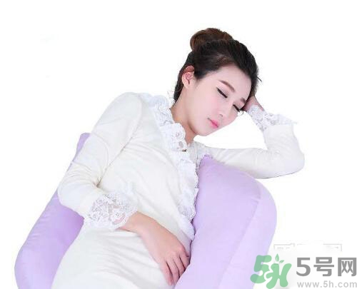 側(cè)睡流口水是怎么回事？側(cè)著身子睡流口水怎么辦？