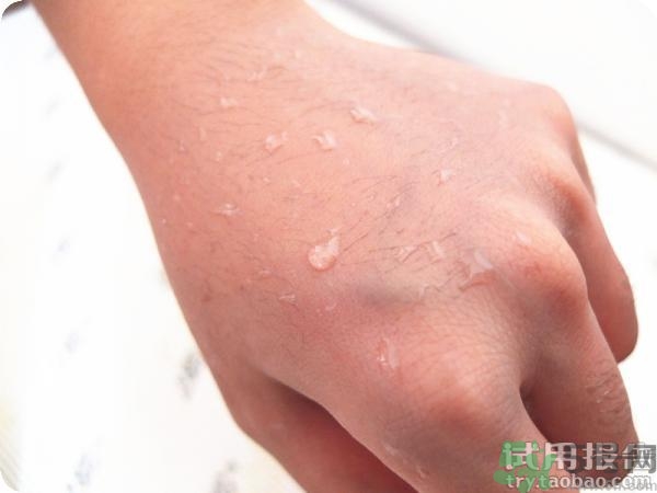 安耐曬為什么那么??？安耐曬是水狀液體的嗎？