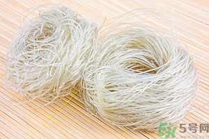 米線和米粉有什么區(qū)別？米粉要泡多久才能炒？