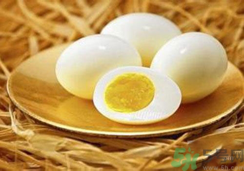 煮熟的雞蛋隔夜可以吃嗎？吃了隔夜的熟雞蛋有什么危害？