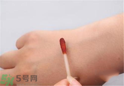 皮膚破皮可以涂碘伏嗎？碘伏可以涂在傷口上嗎？