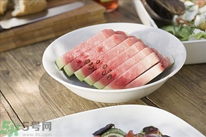 如何辨別西瓜生熟？怎么看西瓜熟不熟？