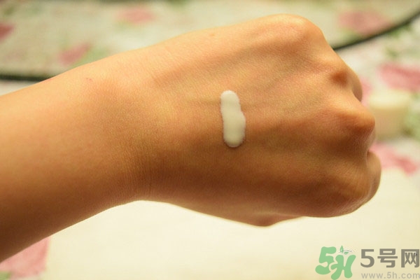 安耐曬和碧柔哪個好？安耐曬防曬霜和碧柔防曬霜哪個好？