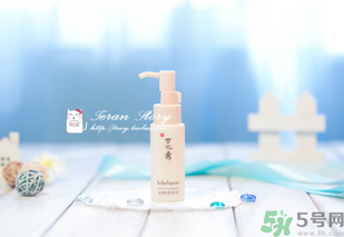 卸妝油好用還是卸妝水好用？卸妝油和卸妝水哪個(gè)好？
