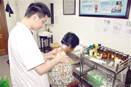 三伏貼可以去濕氣嗎？三伏貼去濕氣貼哪里？