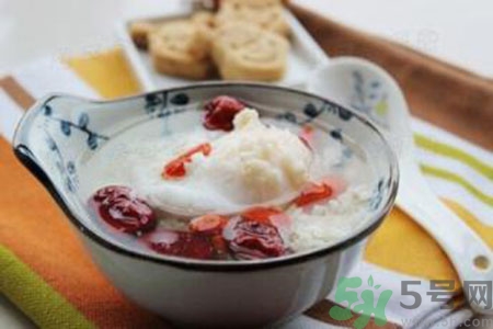 米酒為什么變紅？米酒變紅了還能吃嗎？