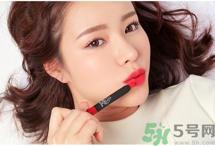 西柚色是珊瑚色嗎？西柚色和珊瑚色的區(qū)別