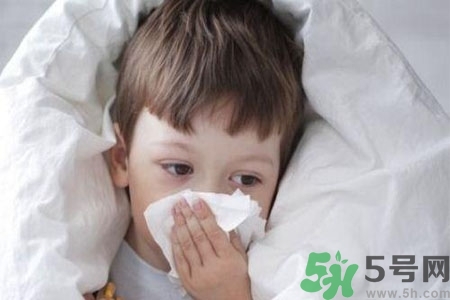 怎么樣用生理鹽水清洗鼻腔？用生理鹽水清理鼻腔的方法？