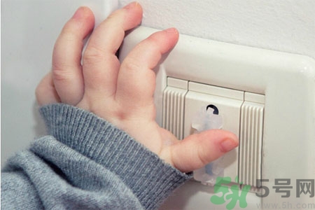 寶寶觸電怎么辦？如何預(yù)防寶寶觸電？