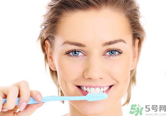 做完根管治療后可以馬上刷牙嗎？做完根管治療后可以東西嗎？