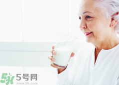 老年人骨質(zhì)疏松吃什么好？骨質(zhì)疏松應(yīng)該如何預(yù)防？