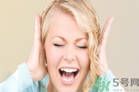 耳朵后面長(zhǎng)了個(gè)硬包怎么回事？ 耳朵后面長(zhǎng)了個(gè)硬包怎么辦？