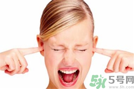 耳朵后面長(zhǎng)了個(gè)硬包怎么回事？ 耳朵后面長(zhǎng)了個(gè)硬包怎么辦？