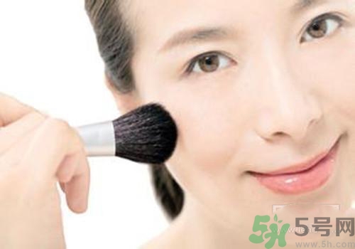裸妝怎么化？裸妝需要什么化妝品？