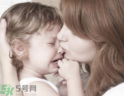孩子性格內(nèi)向懦弱怎么辦？孩子性格內(nèi)向懦弱的原因？