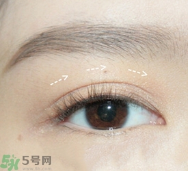 戴眼鏡怎么化妝？眼鏡妝怎么畫(huà)