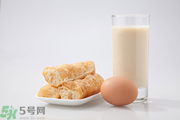 豆奶粉結(jié)塊還能喝嗎？豆奶粉分層還能喝嗎？