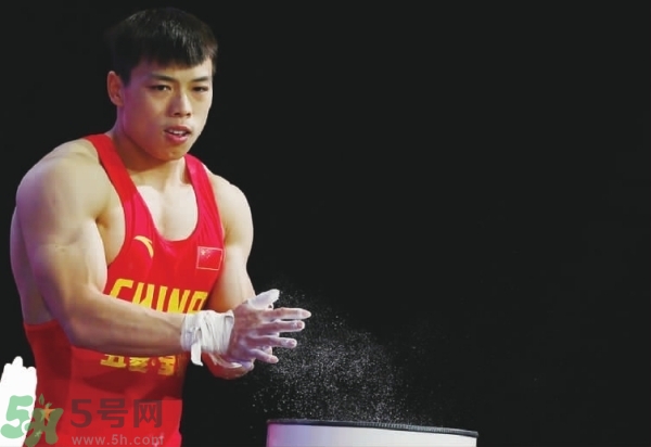 諶利軍舉重棄權(quán) 舉重為什么容易腿抽筋？
