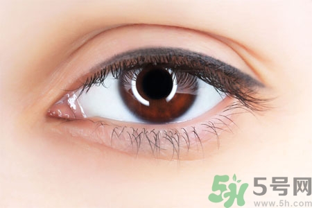 白內(nèi)障是什么？白內(nèi)障的癥狀有哪些？