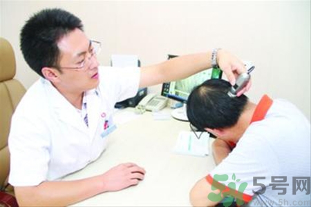 脫發(fā)的措施有什么？脫發(fā)的注意飲食有哪些？